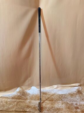 Callaway Black and Silver Golf Iron